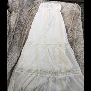 Flowy white maternity dress